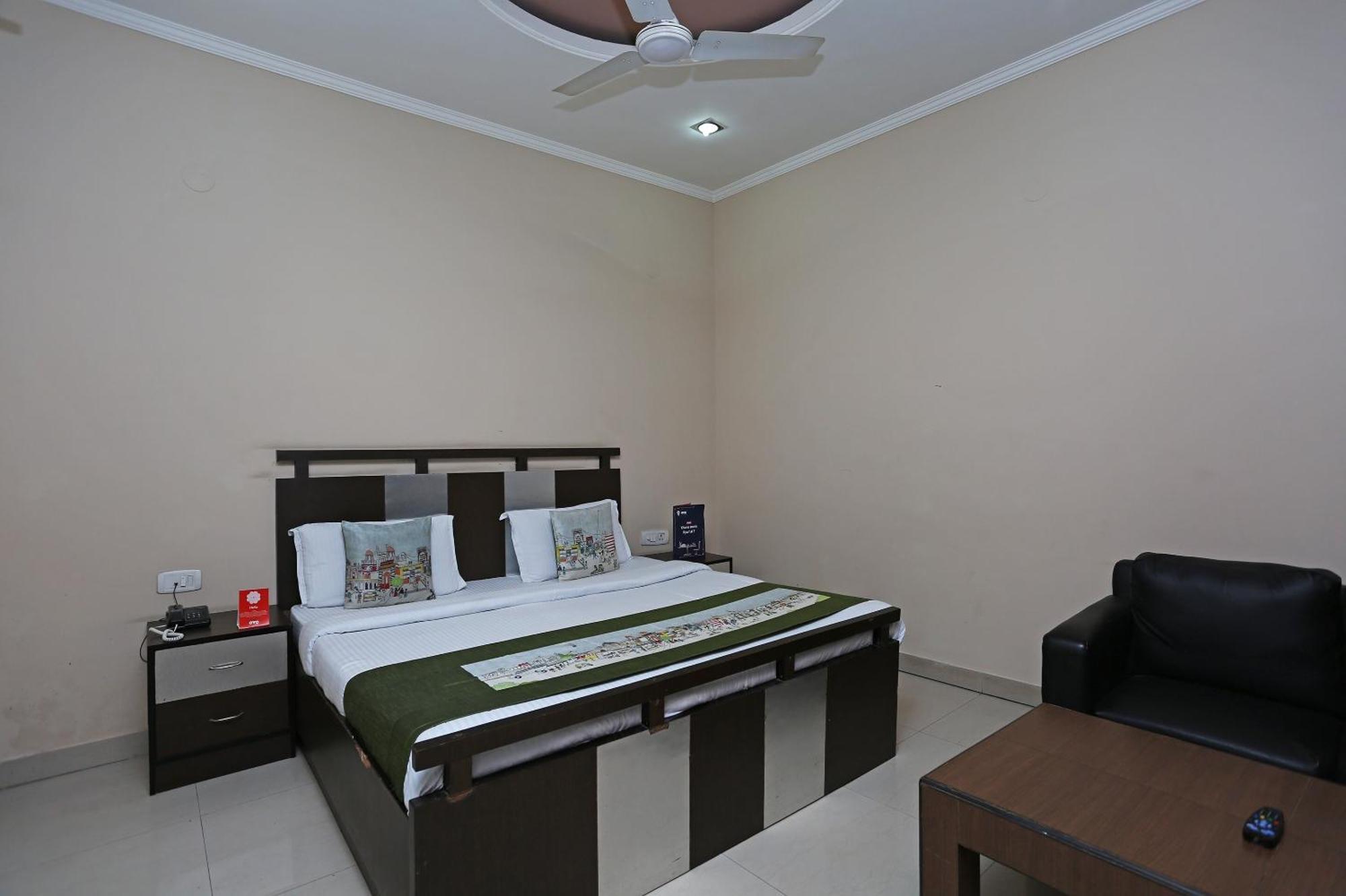 Capital O 1299 Hotel Mukut Regency Ghaziabad Exterior foto