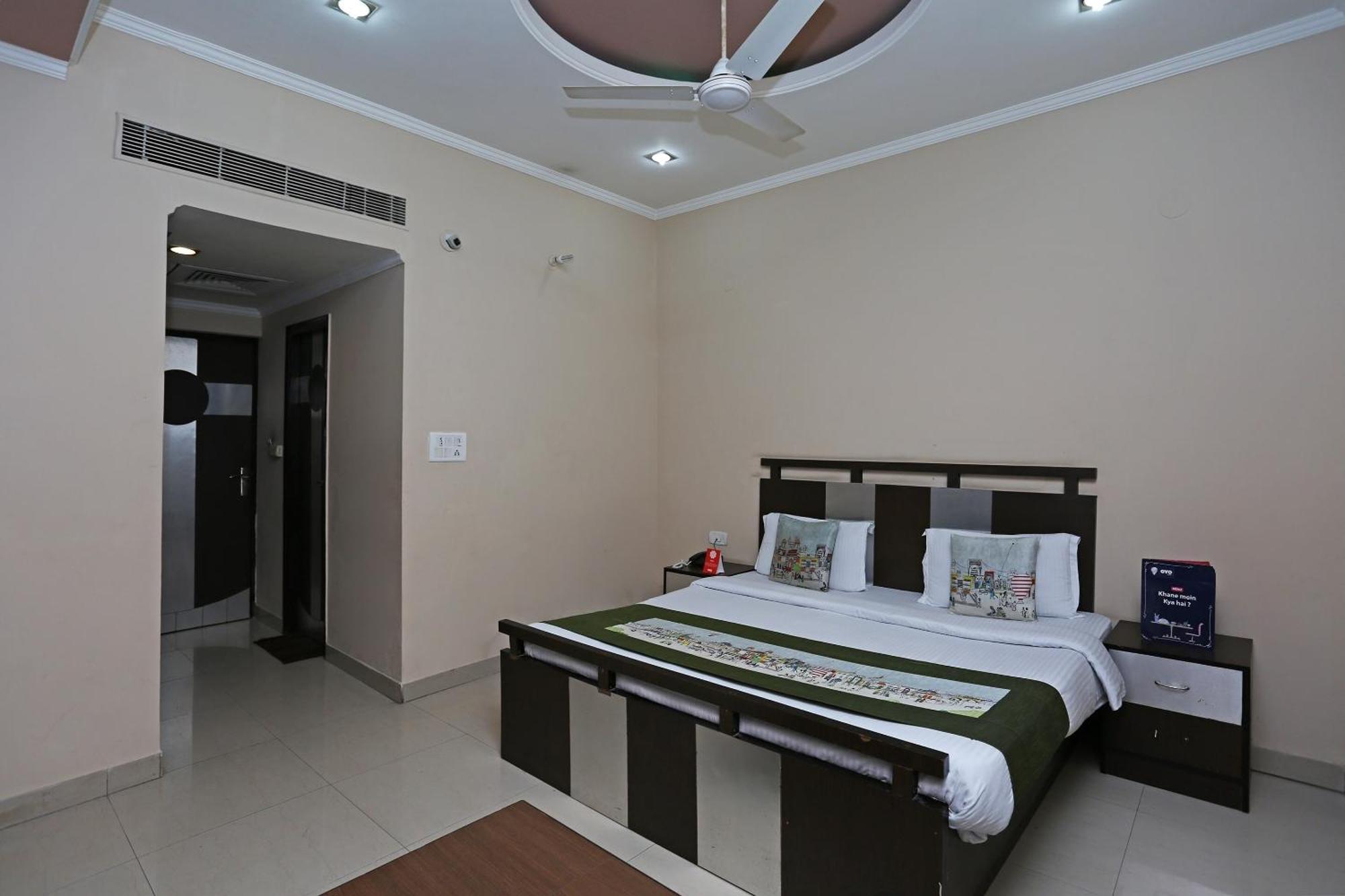 Capital O 1299 Hotel Mukut Regency Ghaziabad Exterior foto