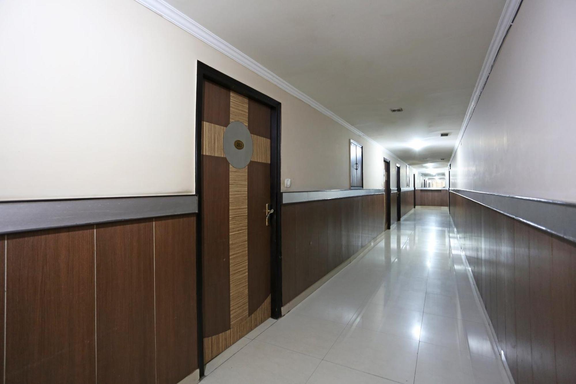 Capital O 1299 Hotel Mukut Regency Ghaziabad Exterior foto